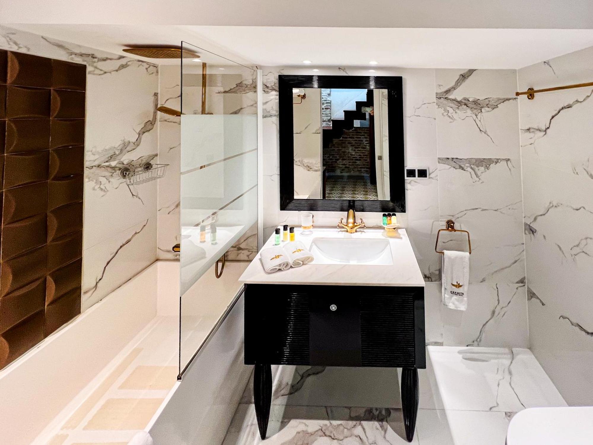 Anahita Boutique Hotel مالقة المظهر الخارجي الصورة