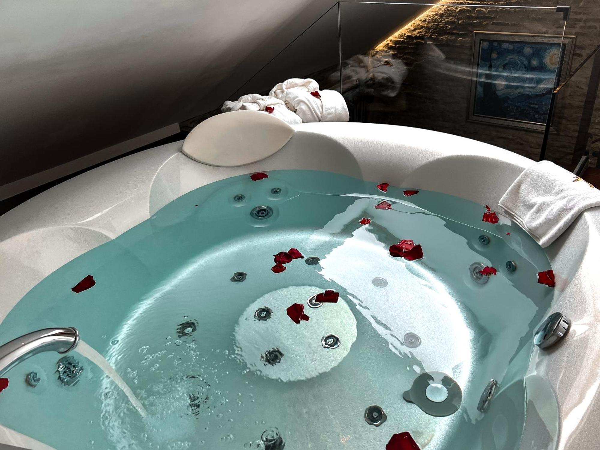 Anahita Boutique Hotel مالقة المظهر الخارجي الصورة