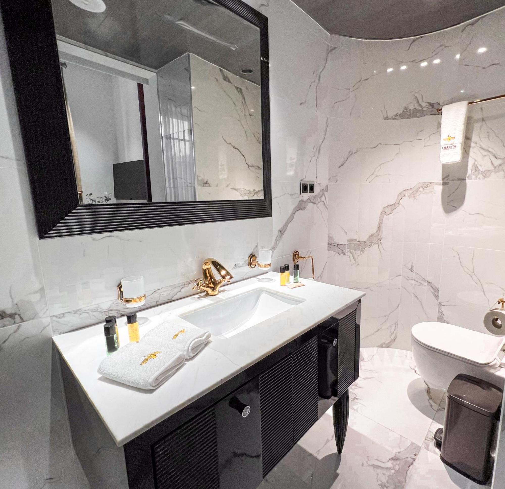 Anahita Boutique Hotel مالقة المظهر الخارجي الصورة