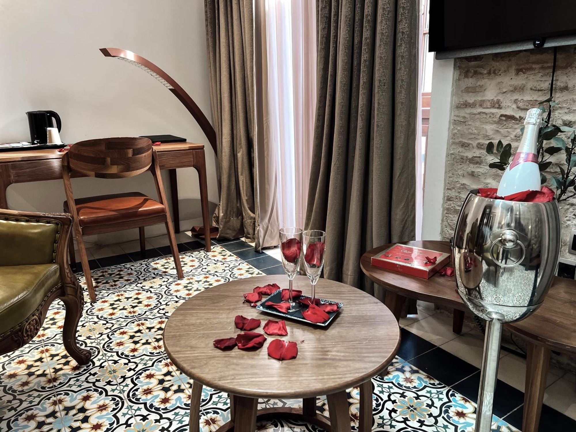 Anahita Boutique Hotel مالقة المظهر الخارجي الصورة